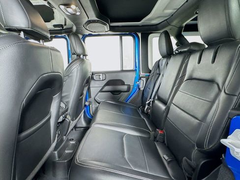 Used 2023 Jeep Wrangler Unlimited Sahara w/ Cold Weather Group image 13