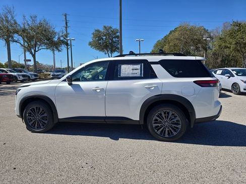 New 2026 Nissan Pathfinder SL w/ SL Premium Package image 3