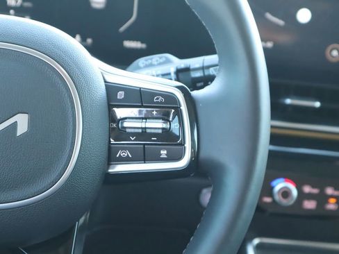 Used 2025 Kia Carnival SX Prestige image 12