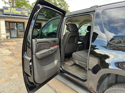 Used 2013 Chevrolet Suburban LS w/ Texas Edition RWD image 23