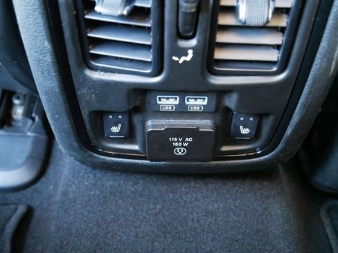 Used 2024 Dodge Durango GT AWD/4WD image 12