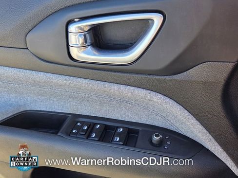 Used 2024 Jeep Compass Latitude AWD/4WD image 32