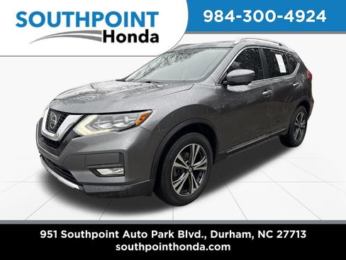 Used 2017 Nissan Rogue SL w/ SL Premium Package image 3