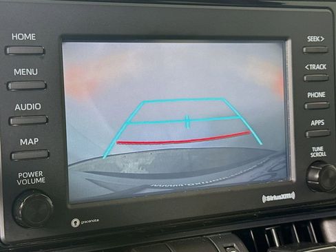 Used 2020 Toyota RAV4 XLE Premium image 9