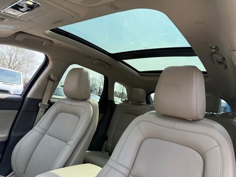 Used 2022 Lincoln Corsair AWD w/ Premium Package image 39