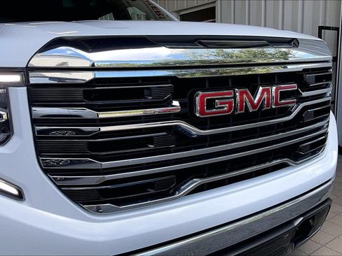 Used 2025 GMC Sierra 1500 SLT RWD image 24