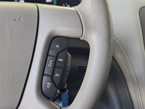 Used 2015 Chevrolet Traverse LS image 29