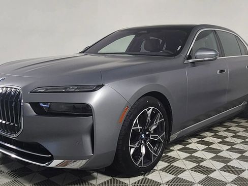 Used 2023 BMW i7 xDrive60 w/ Executive Package 2 image 4