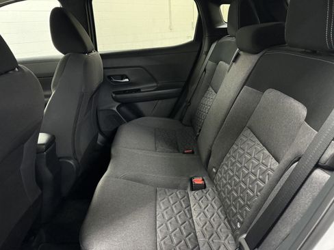 Used 2025 Nissan Kicks SV image 11