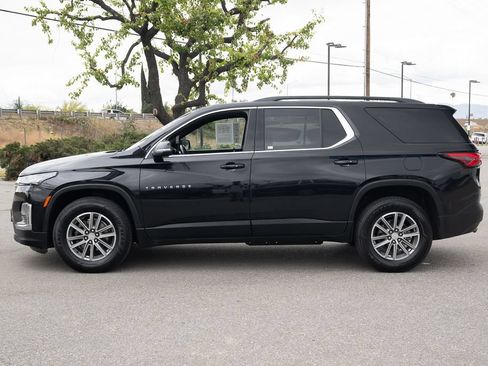 Used 2023 Chevrolet Traverse LT FWD image 7