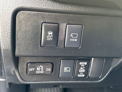 Used 2021 Toyota Tacoma TRD Off-Road w/ TRD Premium Off Road Package AWD/4WD image 14