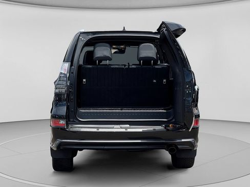 Used 2023 Lexus GX 460 Luxury w/ Sport Design Package AWD/4WD image 28