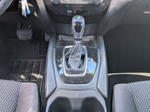 Used 2018 Nissan Rogue Sport S AWD/4WD image 19