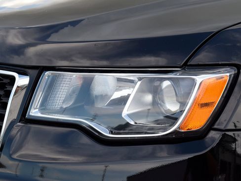 Used 2020 Jeep Grand Cherokee Limited AWD/4WD image 21