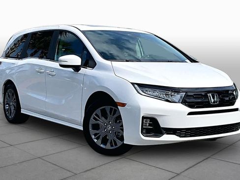 Used 2026 Honda Odyssey Touring image 3