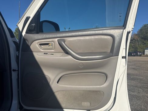 Used 2004 Toyota Sequoia SR5 image 20