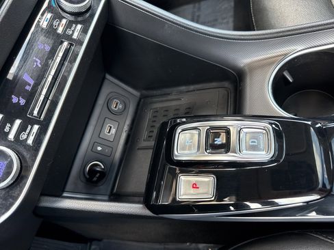 Used 2020 Hyundai Sonata Limited image 19