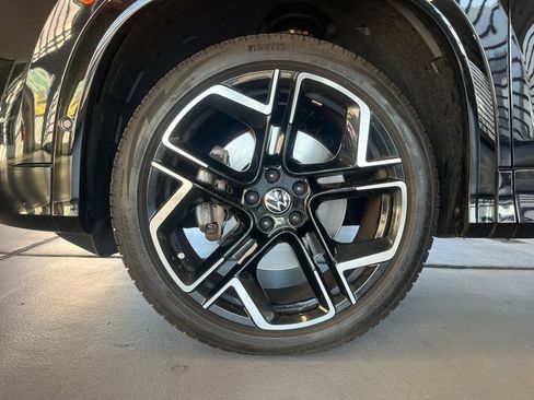 Certified 2025 Volkswagen Tiguan SEL R-Line AWD/4WD image 5