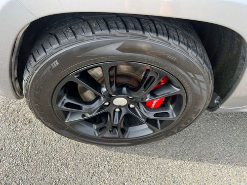 Used 2015 Jeep Grand Cherokee SRT w/ Luxury Group II image 12