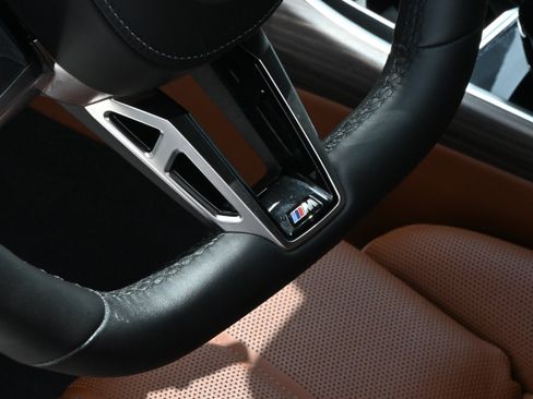 Certified 2023 BMW i7 xDrive60 AWD/4WD image 29