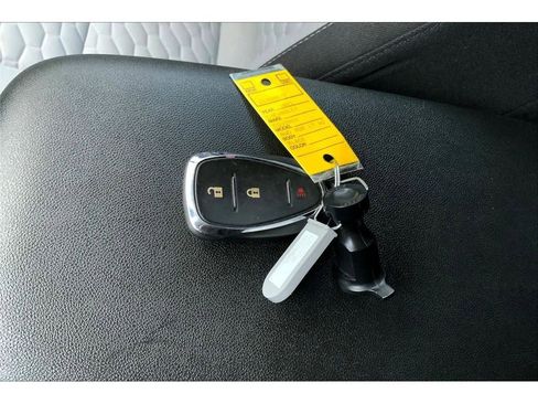 Used 2021 Chevrolet Equinox LT image 13