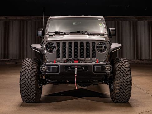 Used 2020 Jeep Gladiator Rubicon image 2