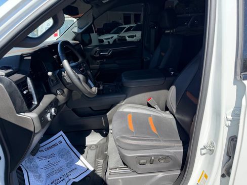 Used 2025 GMC Sierra 1500 AT4 AWD/4WD image 10