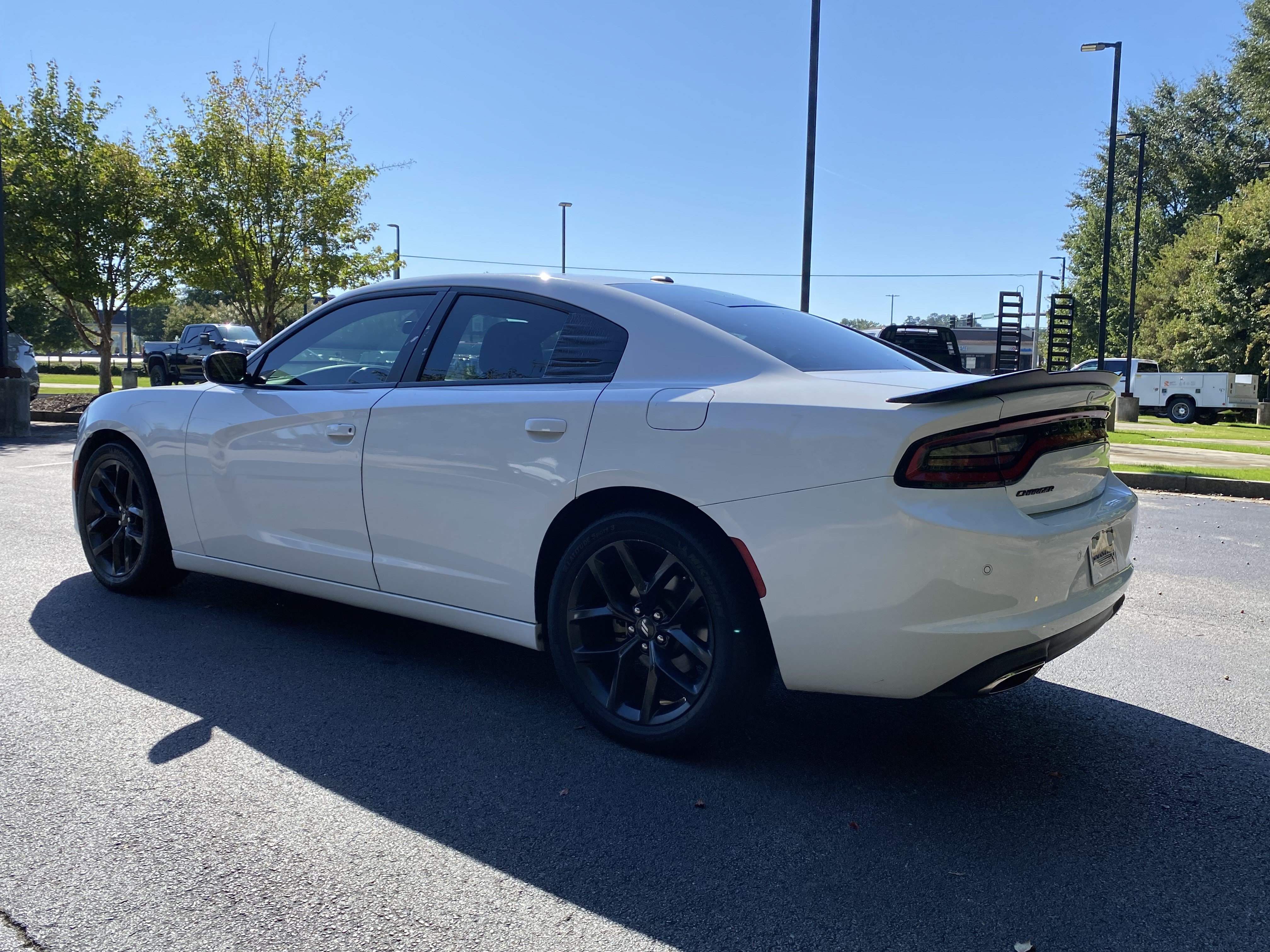 Used 2022 Dodge Charger SXT w/ Blacktop Package RWD image 7