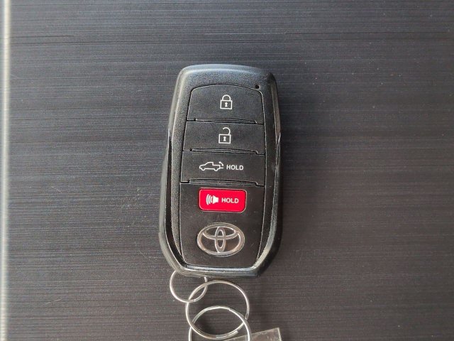 Used 2025 Toyota Tundra Platinum AWD/4WD image 31