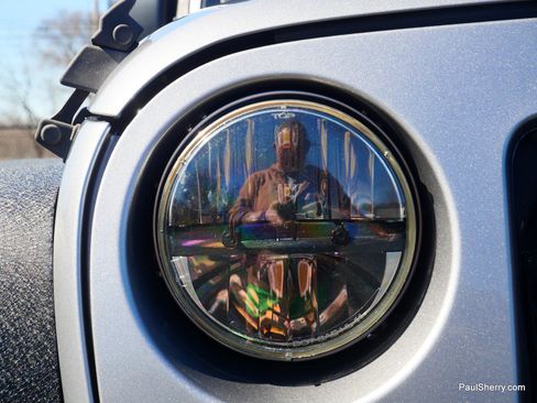 Used 2015 Jeep Wrangler Unlimited Sport image 13