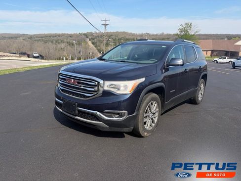 Used 2017 GMC Acadia SLE image 1
