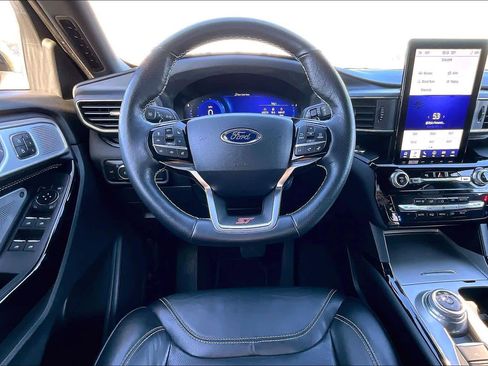 Used 2022 Ford Explorer ST w/ Equipment Group 401A image 5
