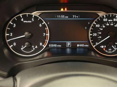 Used 2024 Nissan Altima 2.5 SV FWD image 14