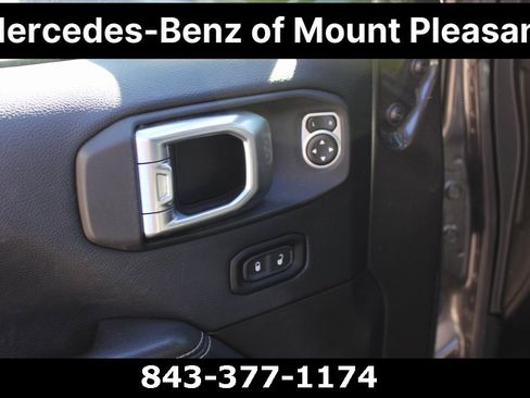 Used 2018 Jeep Wrangler Unlimited Sahara image 19