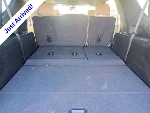 Used 2024 Chevrolet Suburban Premier RWD image 31