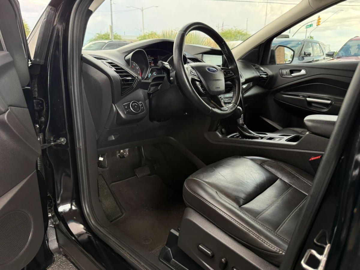 Used 2017 Ford Escape Titanium FWD image 36