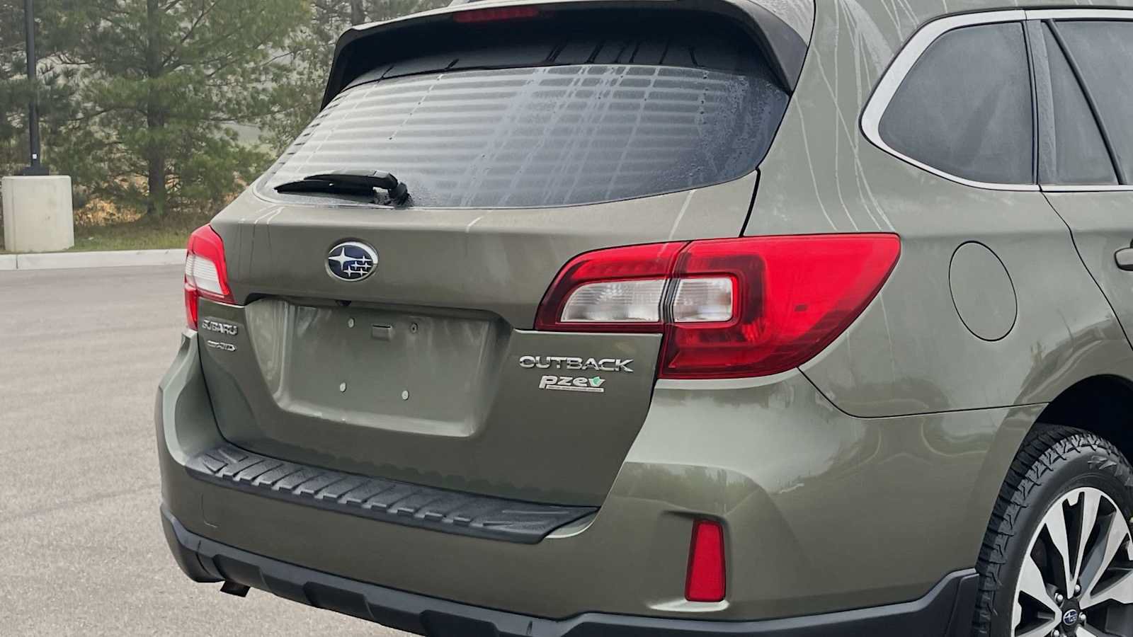 Used 2015 Subaru Outback 2.5i Limited AWD/4WD image 19