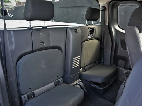 Used 2024 Nissan Frontier S w/ Technology Package image 15