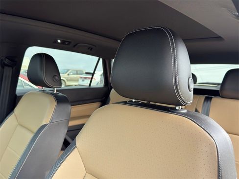 Used 2023 Volkswagen Atlas Cross Sport SE w/ Panoramic Sunroof Package image 14