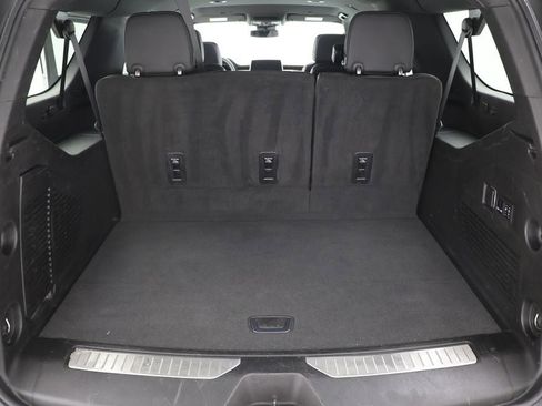 Used 2023 Chevrolet Suburban Premier image 32