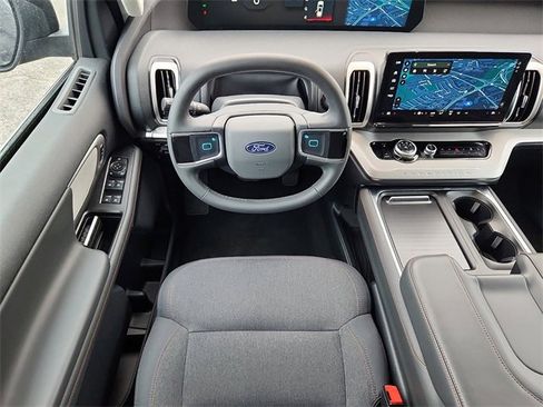 Used 2025 Ford Expedition Max Active image 7