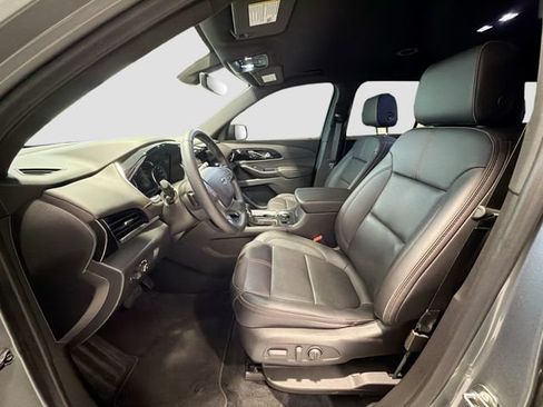 Used 2023 Chevrolet Traverse RS FWD image 20