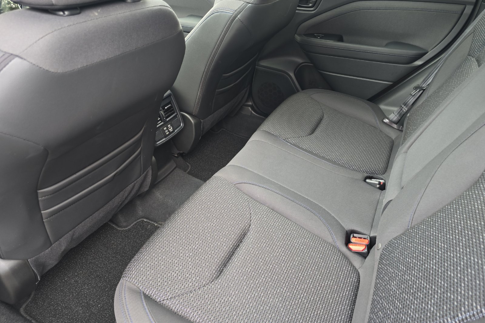 Used 2025 Subaru Forester Premium AWD/4WD image 12