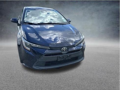 Used 2023 Toyota Corolla LE FWD image 3