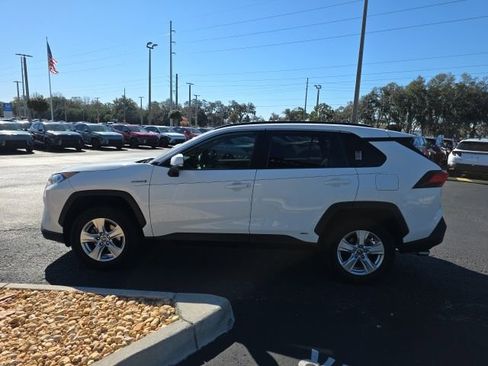 Used 2020 Toyota RAV4 XLE image 17