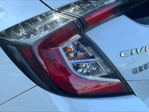 Used 2018 Honda Civic EX image 39