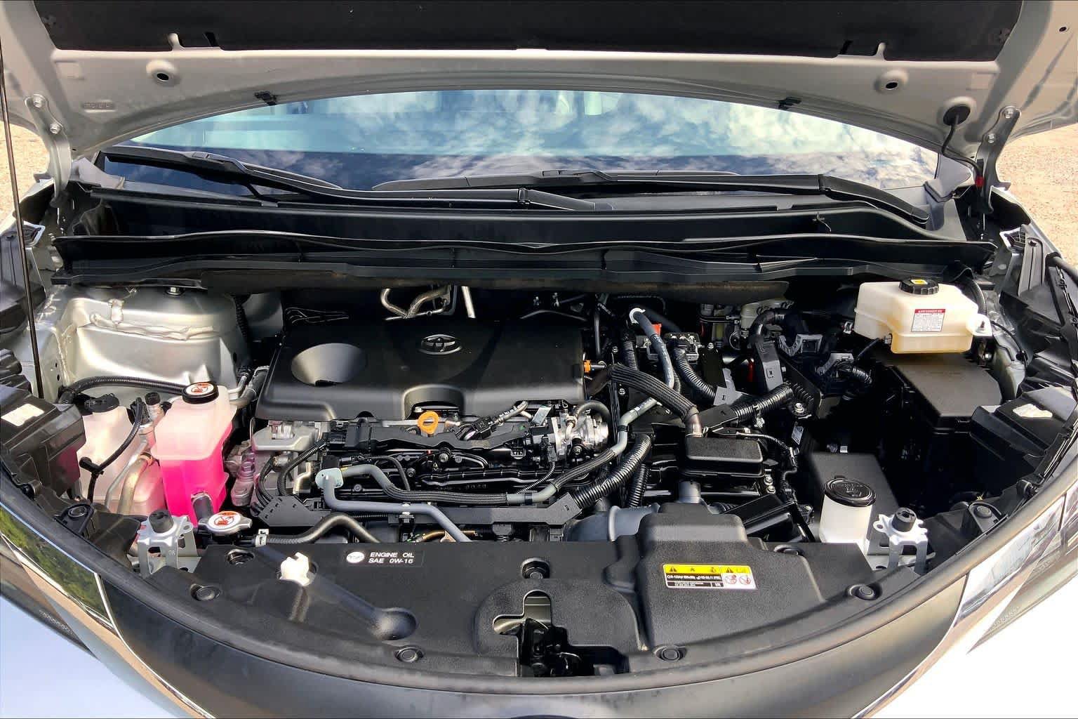Used 2024 Toyota Sienna XLE FWD image 31