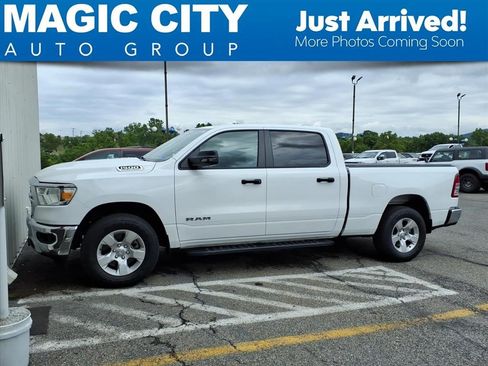 Used 2024 RAM 1500 Big Horn AWD/4WD image 1
