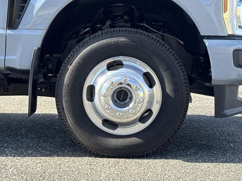 New 2025 Ford F350 Platinum image 30