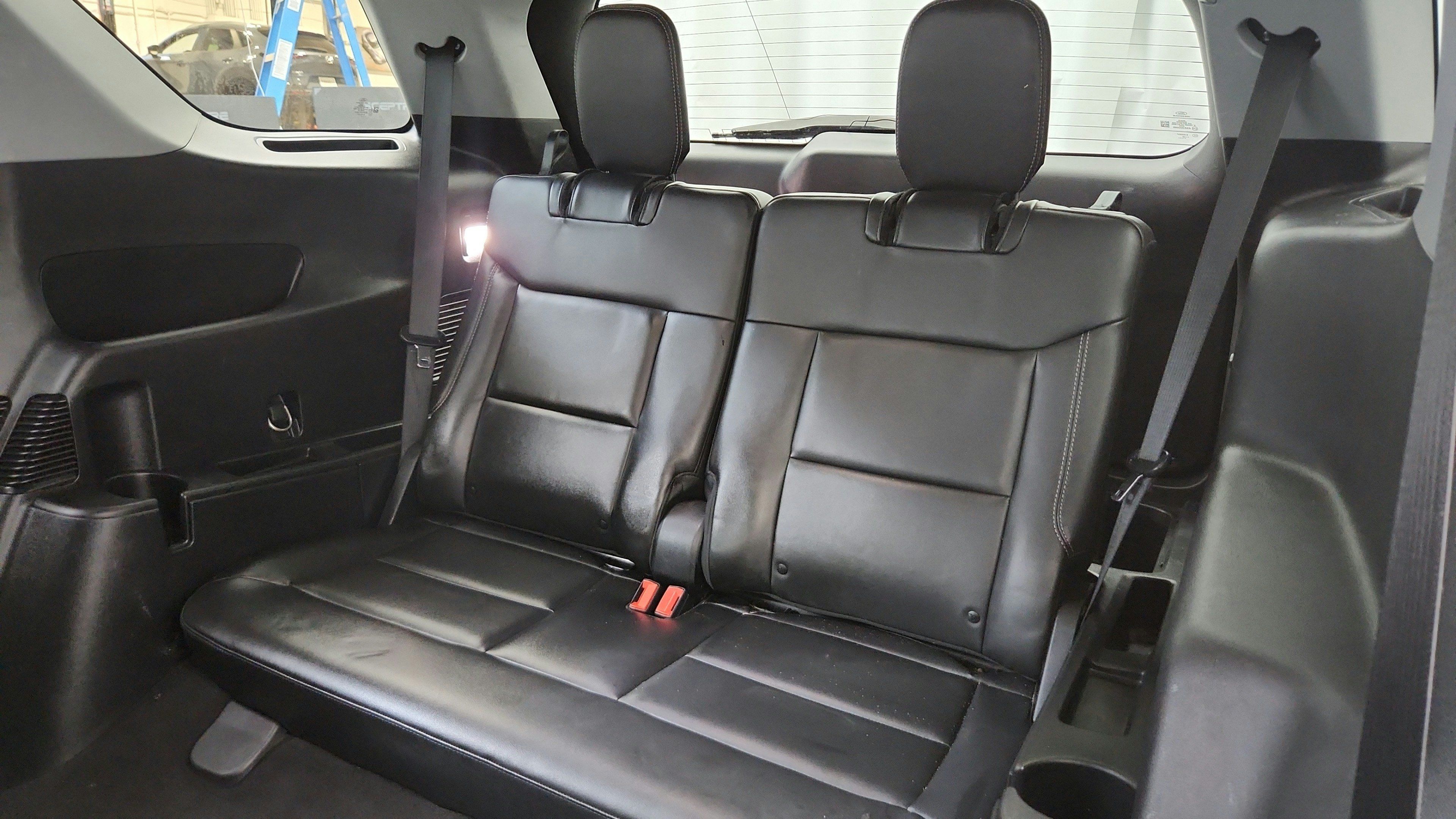 Used 2022 Ford Explorer XLT w/ Equipment Group 202A AWD/4WD image 26